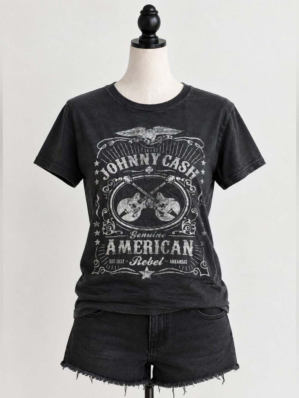 Johnny Cash Graphic Tee – Size M